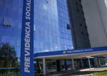 Fila do INSS cai ao menor nível em 21 meses, com 1,8 milhão de pedidos