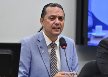 Comissão aprova exigência de antecedentes criminais para cuidadores de pessoas idosas