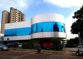 TCE suspende sorteio de carros para professores após R$ 2 milhões serem retirados de verba prevista para Saúde em MT