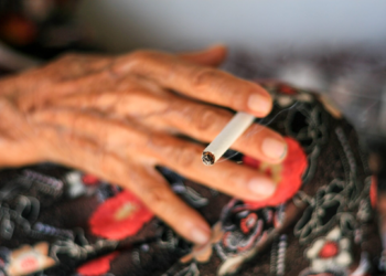 Nunca é tarde para parar de fumar, alerta geriatra
