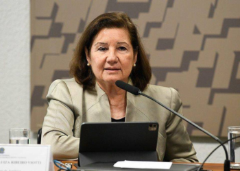 Diplomatas avaliam que decisão de revogar visto de embaixadora é anômala e gravíssima