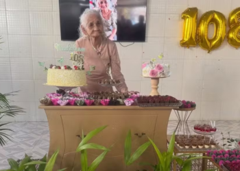 Mulher mais velha de Goiás, Dona Madalena celebra 108 anos com festa em instituição de acolhimento