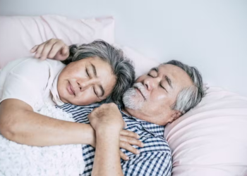 Os idosos precisam dormir menos? Qual é o número de horas de descanso ideal acima dos 60 anos para proteger a memória
