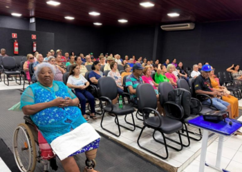 Secretaria de Assistência Social e Judiciário orientam idosos de Colíder sobre direitos, prevenção e denúncia da violência doméstica