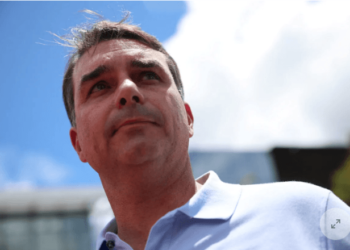 Flávio prevê medidas para idosos em plano de governo