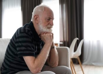 Passar dias quase sem conversar com ninguém também é uma questão de saúde