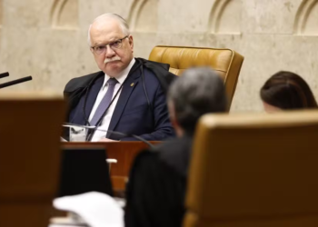 Fachin assume relatoria de procedimento que envolve Moraes após Mendonça enviar processo