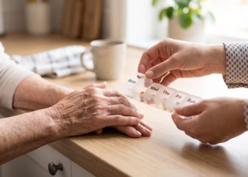 Novo estudo identifica combinações de medicamentos potencialmente prejudiciais para os idosos