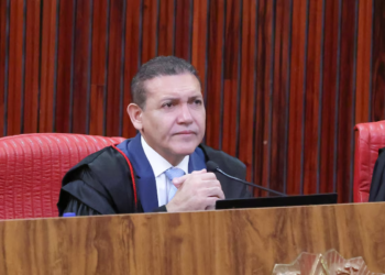 Nunes Marques reclama a Fachin de decisão sobre Nossa Senhora e de interferência do STF no TSE