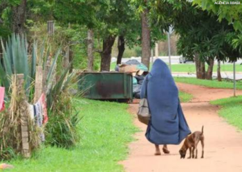 Pessoas em situação de rua: saiba onde e como acessar serviços públicos
