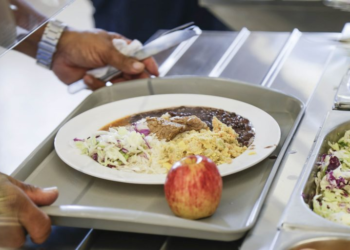 Projeto cria auxílio-alimentação para pessoas idosas em situação de vulnerabilidade