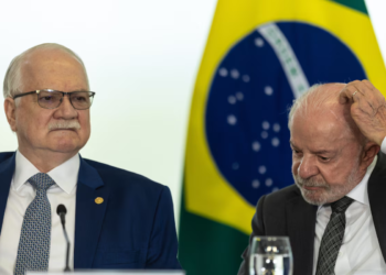 Crise no STF acende sinal vermelho na campanha de Lula e Planalto pede rápida intervenção de Fachin
