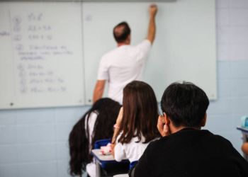 Bullying e violência afastam estudantes da escola, aponta pesquisa