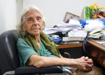 Ela tem 101 anos e dirige a escola que fundou há sete décadas: ‘Ainda me sinto jovem para trabalhar’
