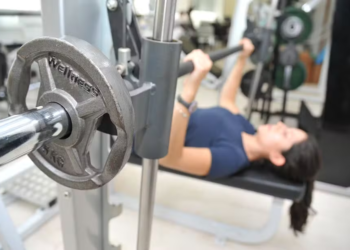Descubra em qual idade o seu corpo começa a perder força